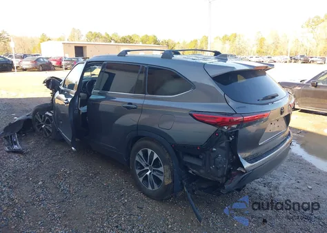 2022 Toyota Highlander Xle из США, поврежденный, VIN 5TDGZRBH1NS580536